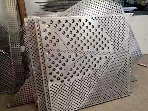 产品名称：铝板冲花空调护栏
